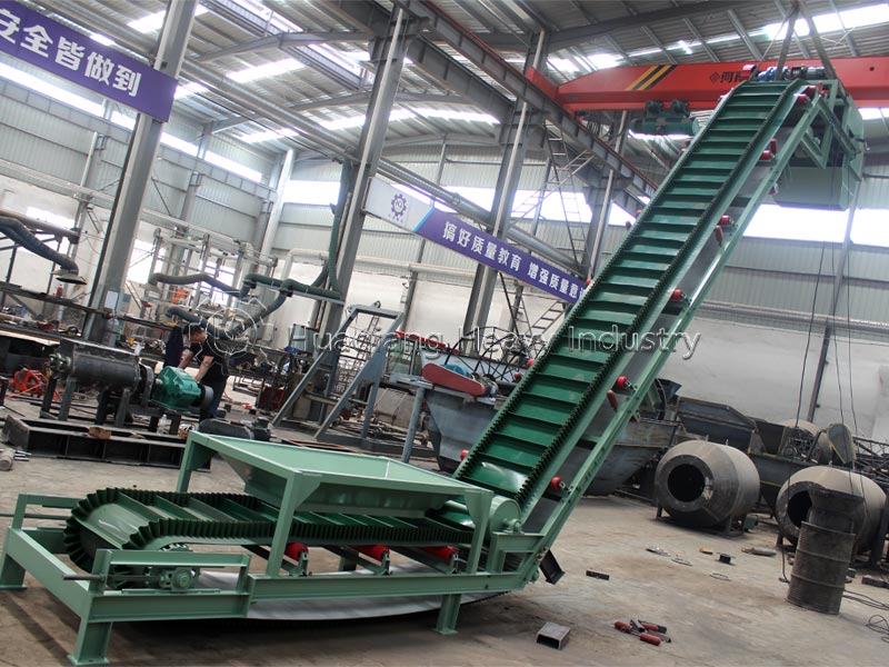 Big-angle incline conveyor